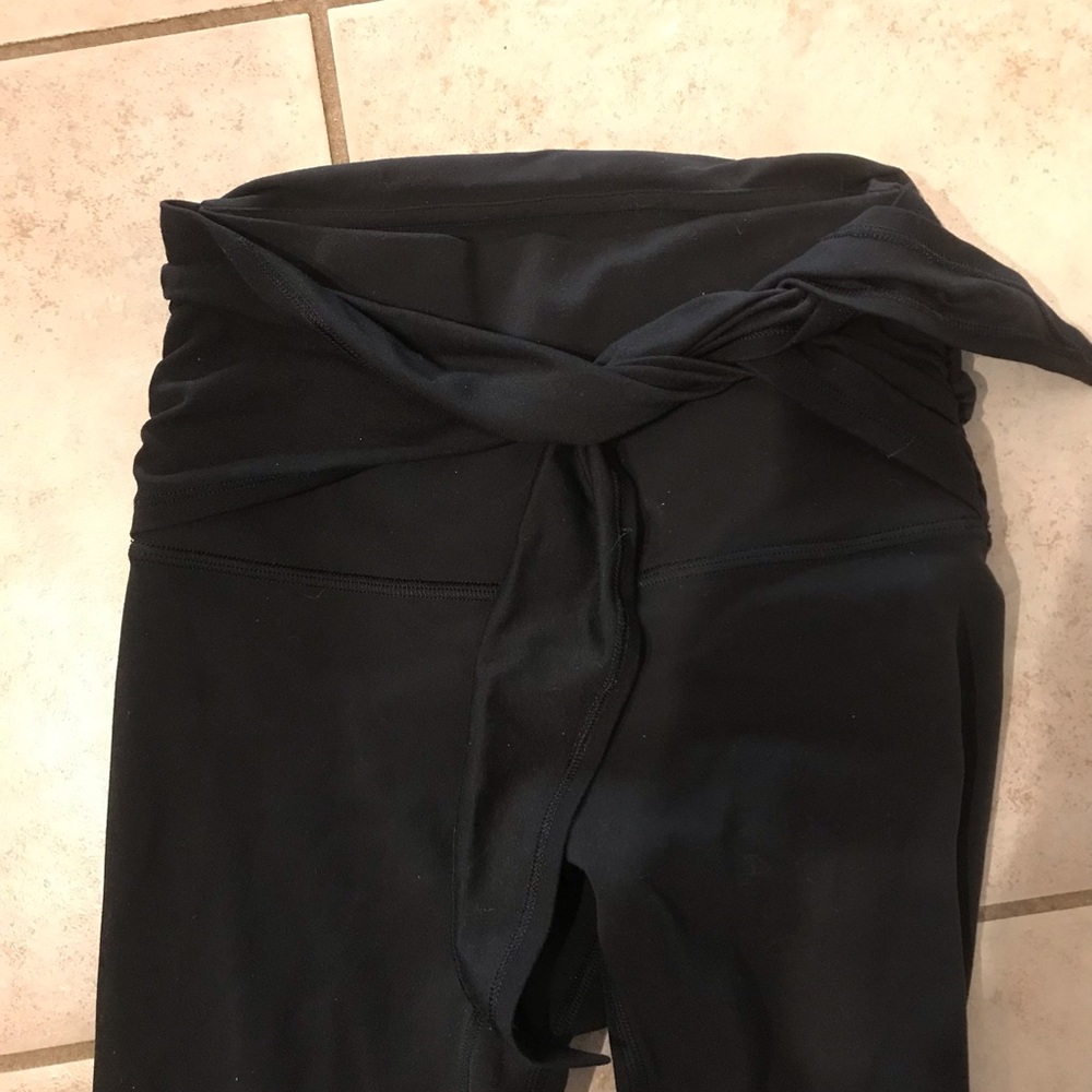 Lululemon leggings with tie